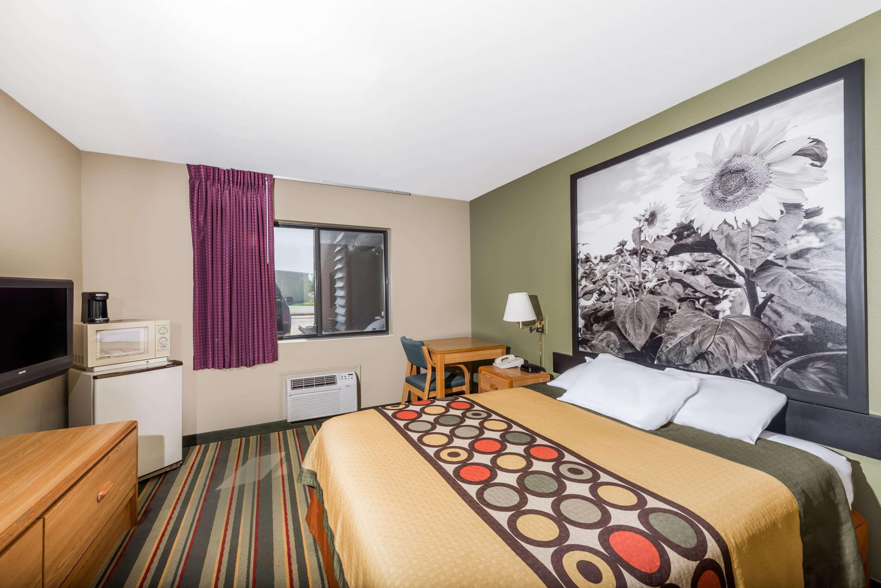 Super 8 By Wyndham Chanute Buitenkant foto