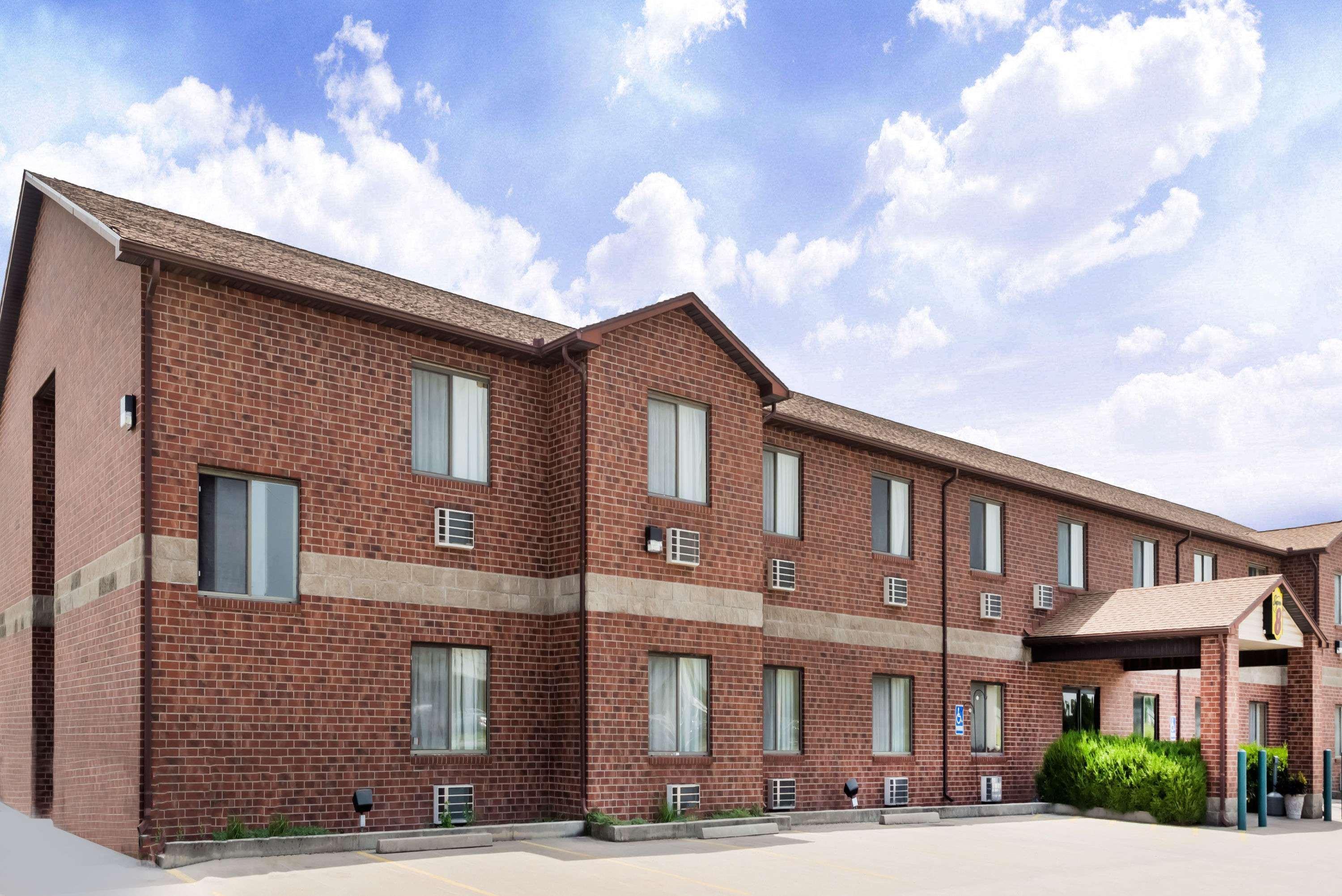 Super 8 By Wyndham Chanute Buitenkant foto