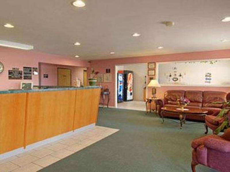 Super 8 By Wyndham Chanute Buitenkant foto