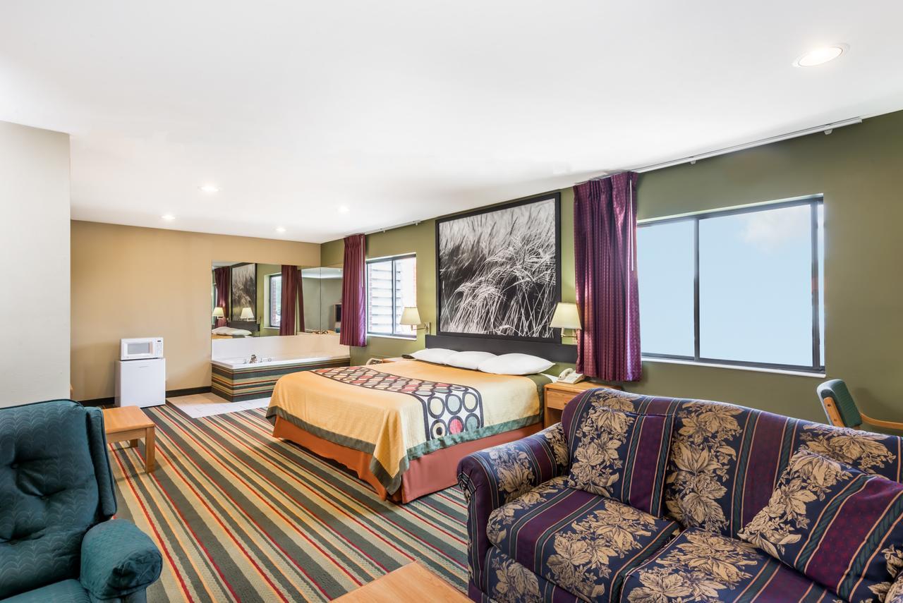 Super 8 By Wyndham Chanute Buitenkant foto