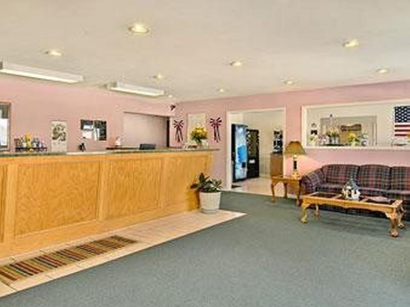 Super 8 By Wyndham Chanute Buitenkant foto