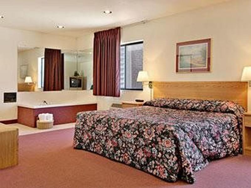Super 8 By Wyndham Chanute Buitenkant foto
